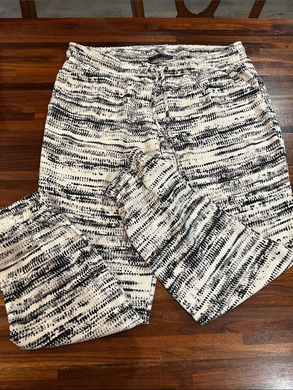 Dynamite Monochrome Abstract Print Drawstring Waist Pants